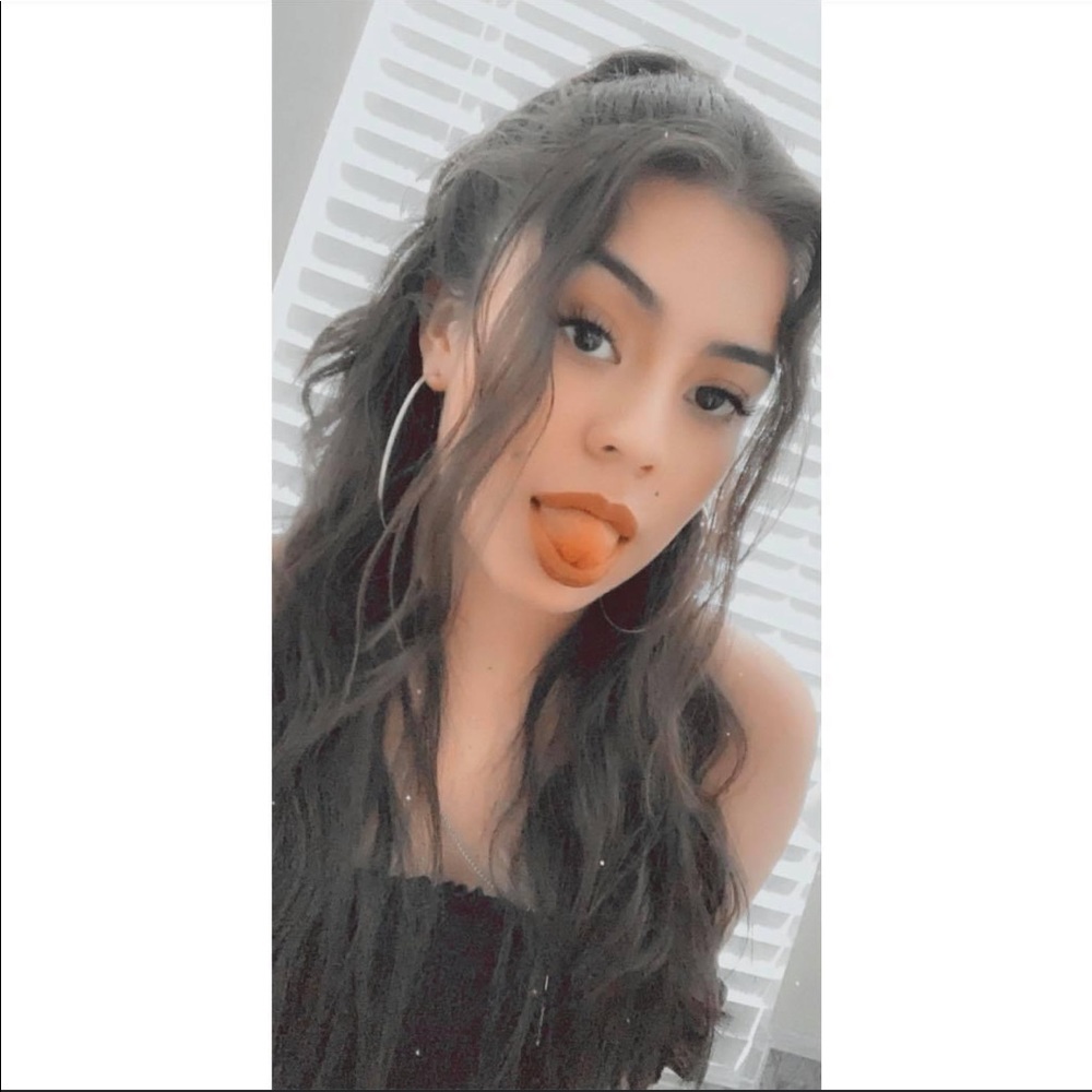Meet your Posher, Estefany